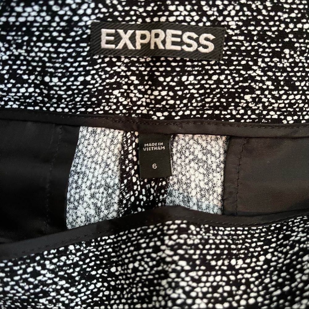 Express Black & White Shorts - Picture 5 of 6